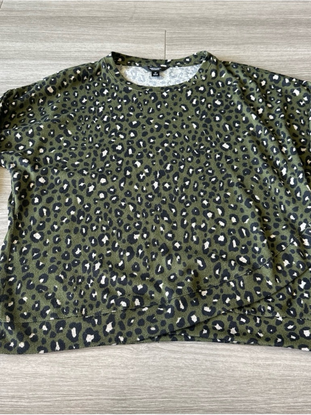Simply Vera Vera Wang Olive Green Leopard Print Crewneck Top